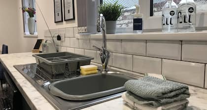 Stylish Modern 3-bed House nr Manchester City ctr