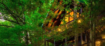 Smoky Bear Lodge - 4BR/4BA, Hot Tub, Game Room, Mountain Views