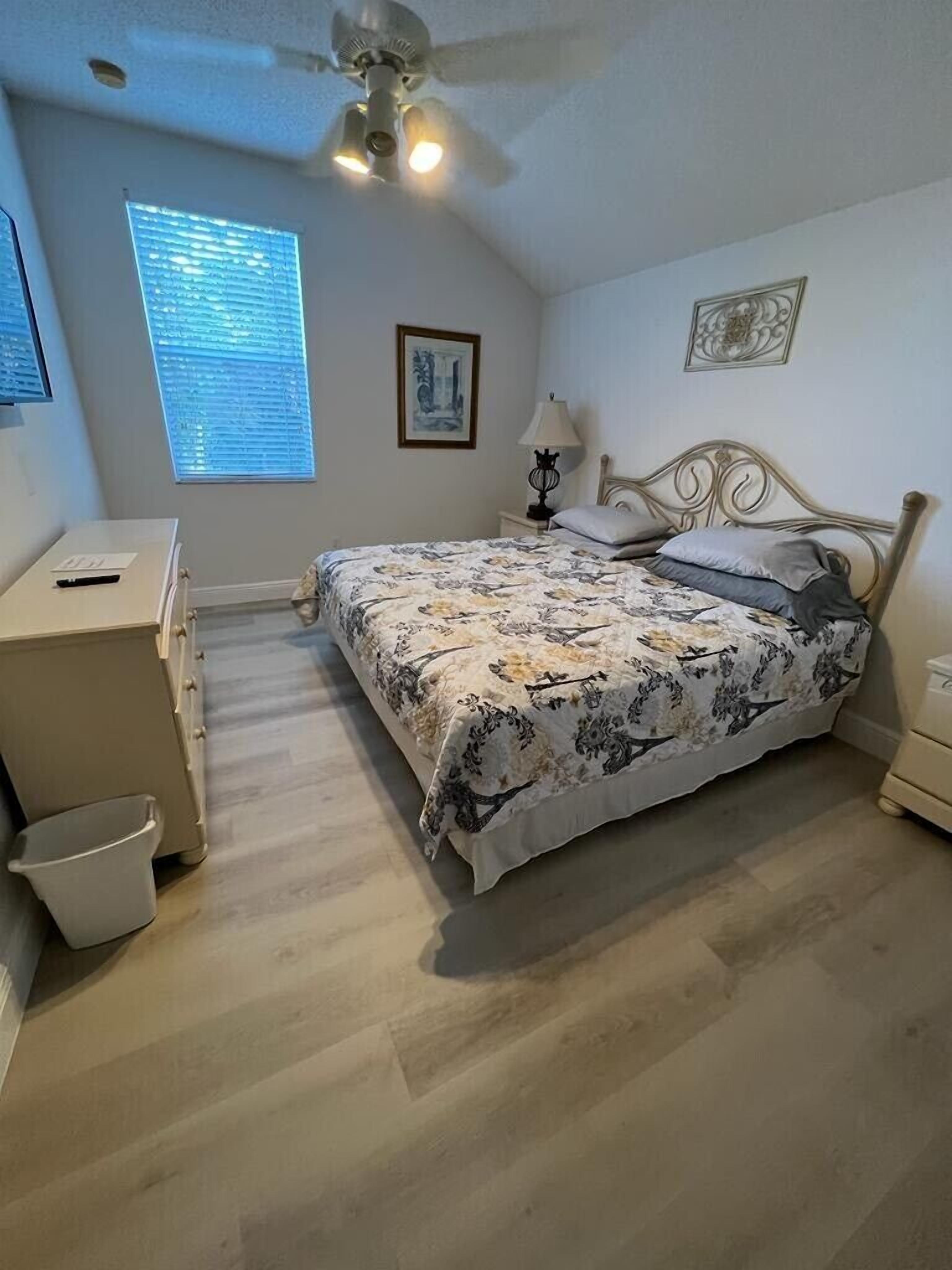 Spacious villa with pool, 20 minutes to theme parks