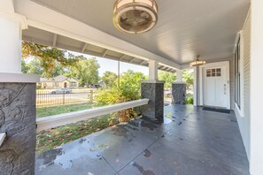 Exterior detail - 6 bedroom spacious living near downtown (San Antonio)