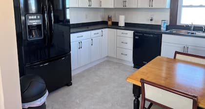 4 Bedroom Apartment above Wilzke's Pub - Neighborhood Bar.