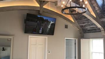 6 quartos, escrivaninha, Wi-Fi de cortesia