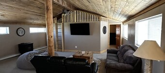 Adorable 2 Bedroom Guest House with a Kids Loft