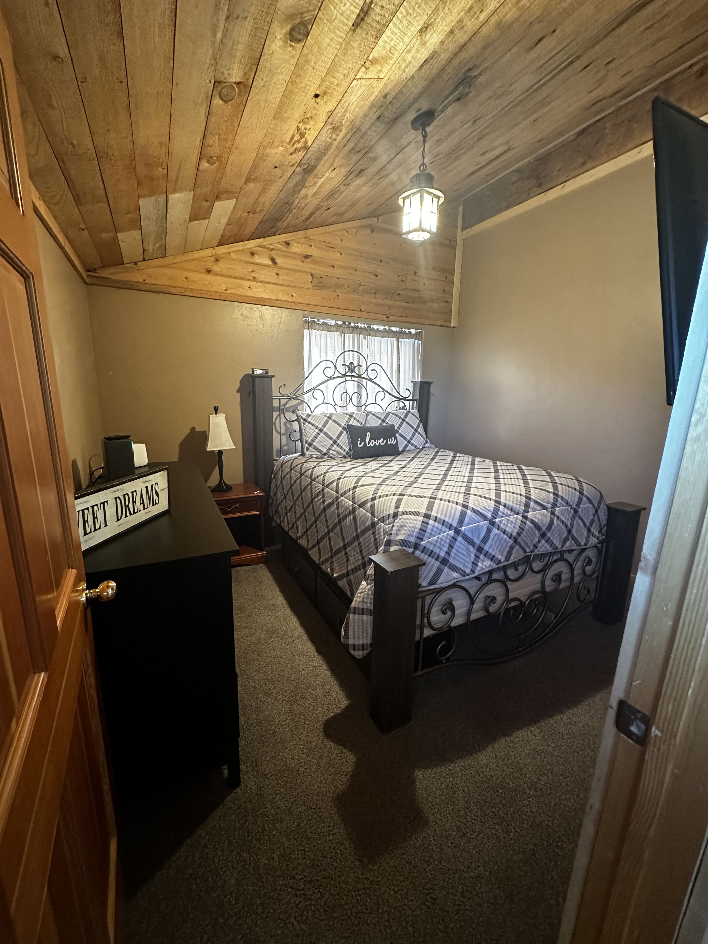 Adorable 2 Bedroom Guest House with a Kids Loft