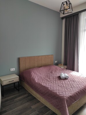 1 bedroom, desk, free WiFi - Sunny apartment in Kechi House, Tsaghkadzor (Tsaghkadzor)