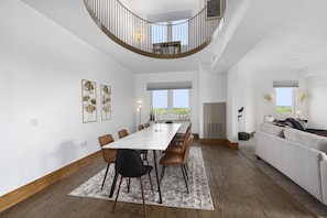 Premium Penthouse | In-room dining