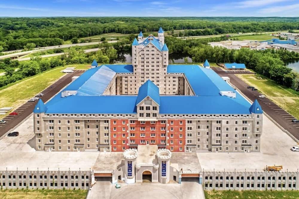 The Grand Castle Apartments