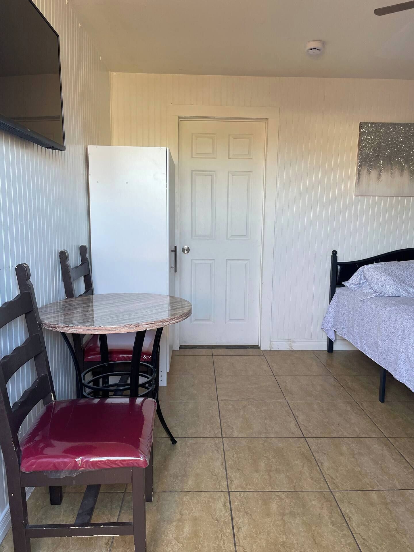 1 bedroom, desk, free WiFi, bed sheets