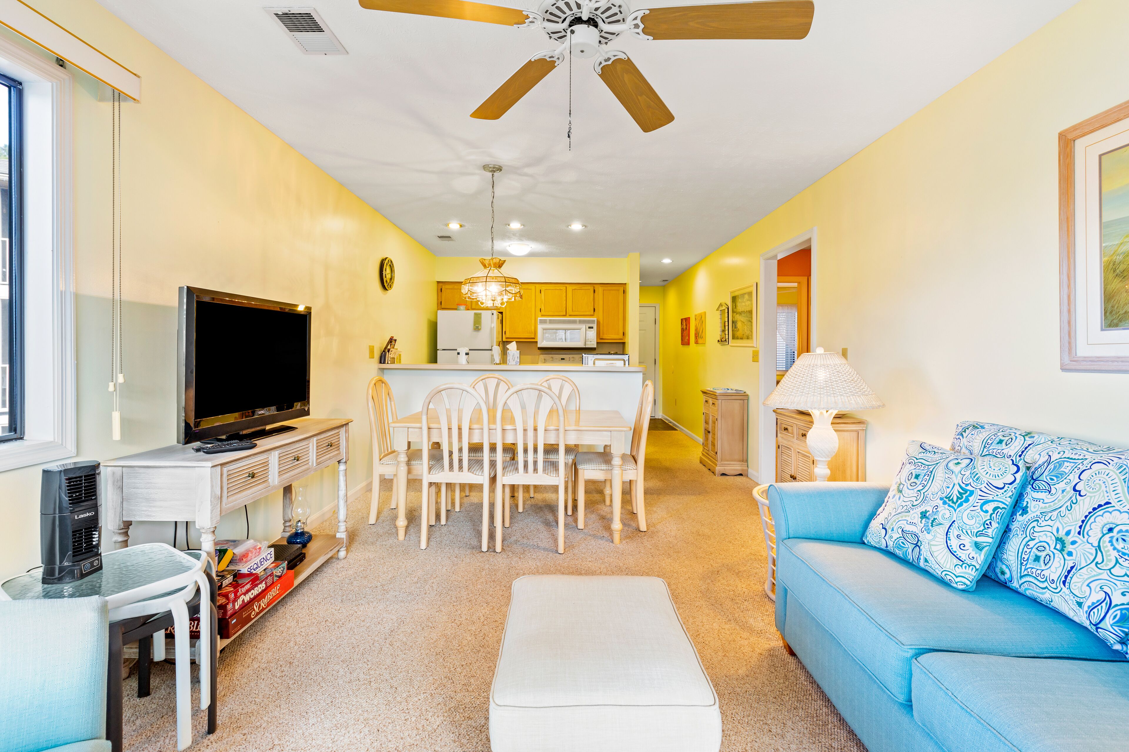 Second-Floor Condo with Screened-In Balcony, Fast WiFi, & Shared Pool & Hot Tub