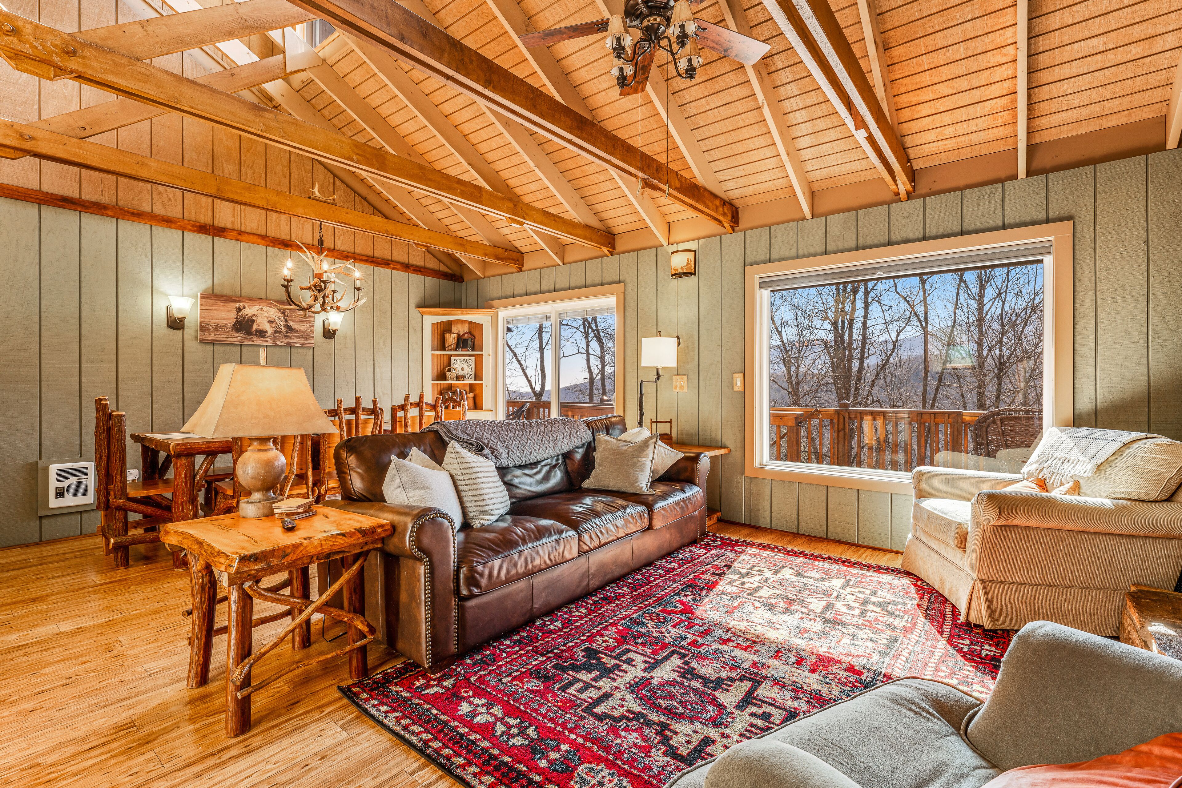 Snowbird-Friendly Cabin with WiFi, Gas Fireplace, Private W/D, and Gas Grill