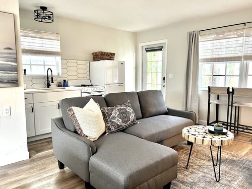 Studio walking distance to downtown