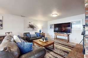 TV, fireplace, DVD player, ping pong