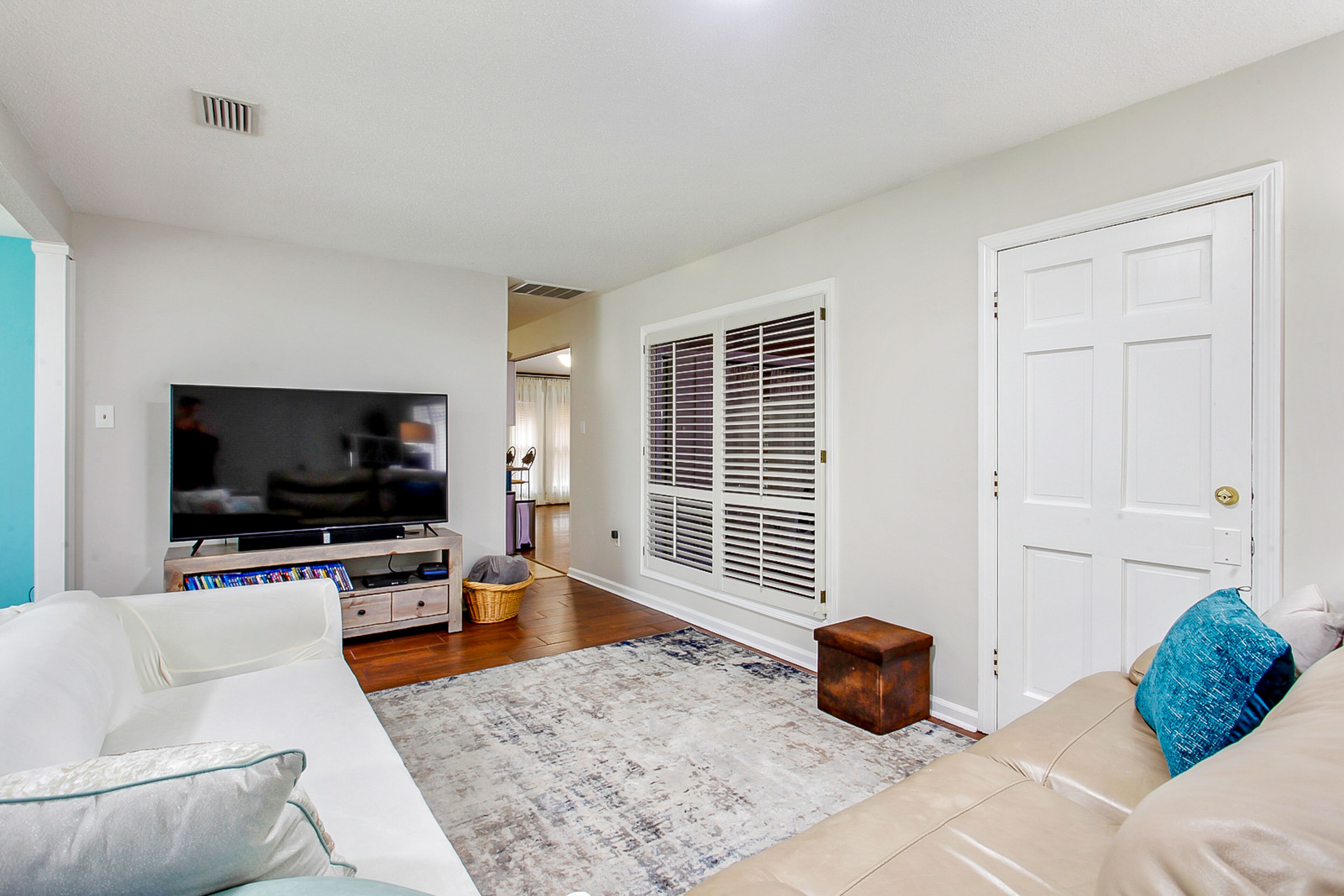 Family-Friendly Home with Private Backyard Pool, WiFi, Central AC - Dogs Welcome