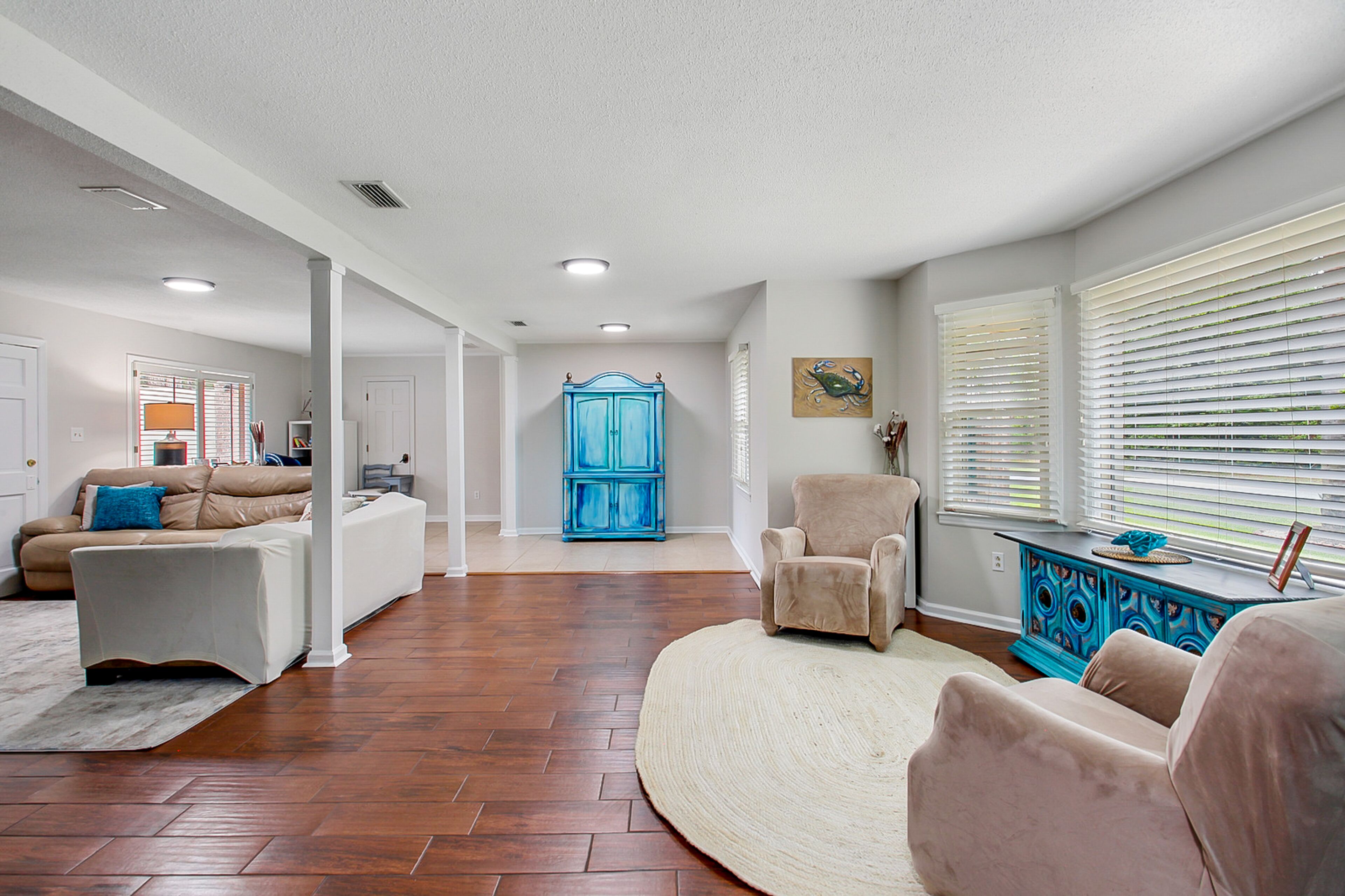 Family-Friendly Home with Private Backyard Pool, WiFi, Central AC - Dogs Welcome