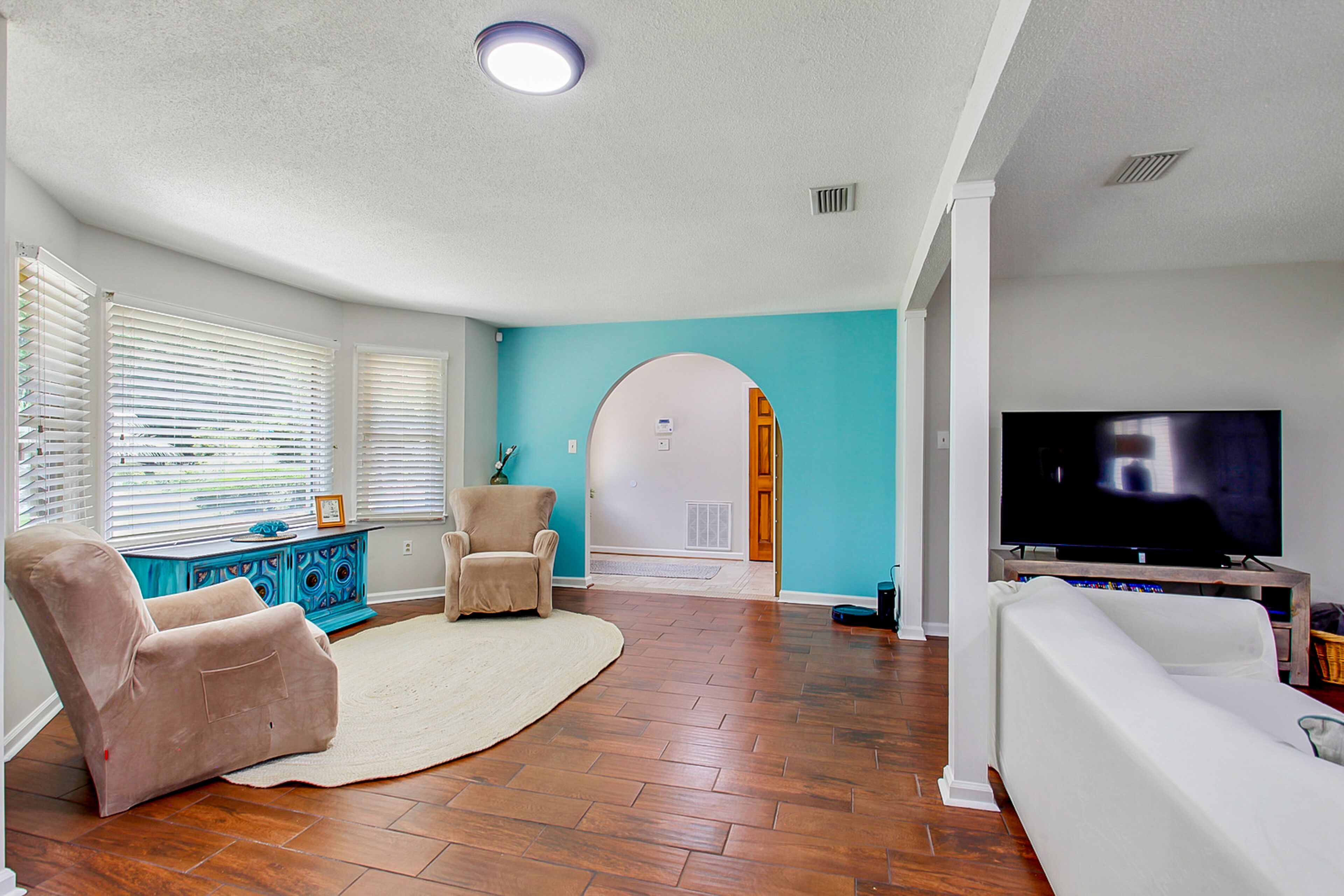 Family-Friendly Home with Private Backyard Pool, WiFi, Central AC - Dogs Welcome