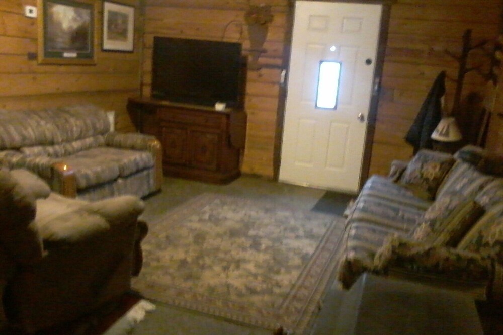 Cabin near hocking hills with hunting possibilities