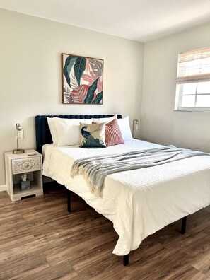 Matelas mémoire de forme, fer et planche à repasser, Wi-Fi gratuit