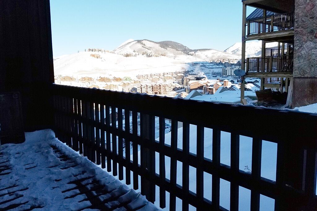 Great Ski Condo a short walk to the lifts and summer trails!