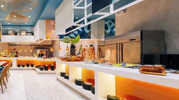 Daily buffet breakfast (PHP 700 per person)