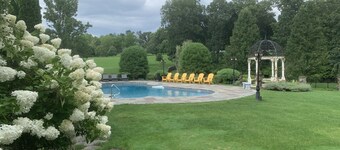 Carriage House on Country Estate - minutes from 6 wedding venues