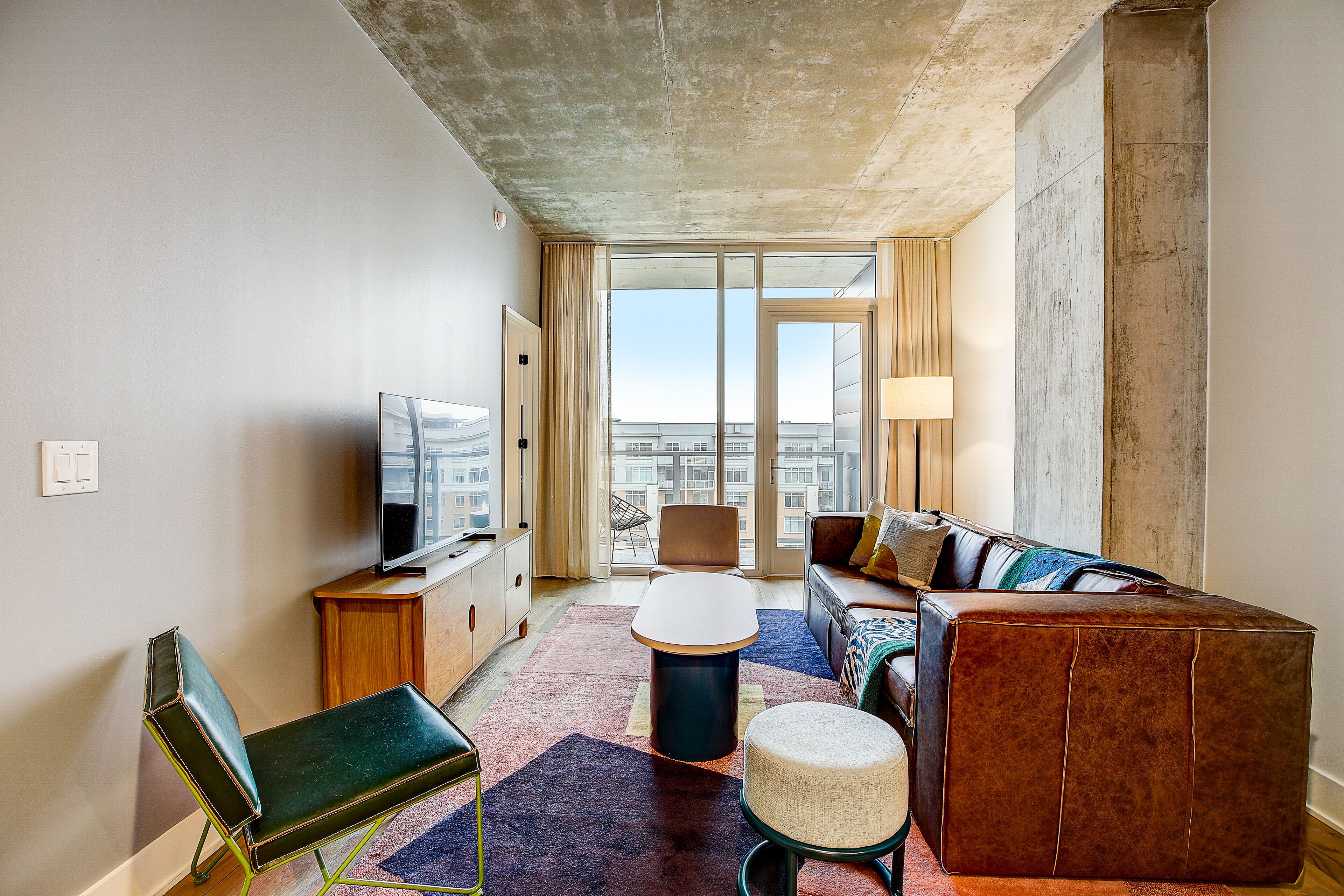 Austin Rainey Street gem with downtown & river views & rooftop pool