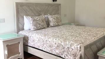 3 bedrooms, in-room safe, desk, iron/ironing board