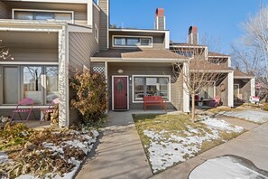 Exterior - Lovely, fully remodeled getaway near Purgatory with fireplace, balcony, & patio (Durango)