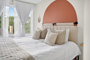 4 quartos, escrivaninha, Wi-Fi de cortesia, roupa de cama