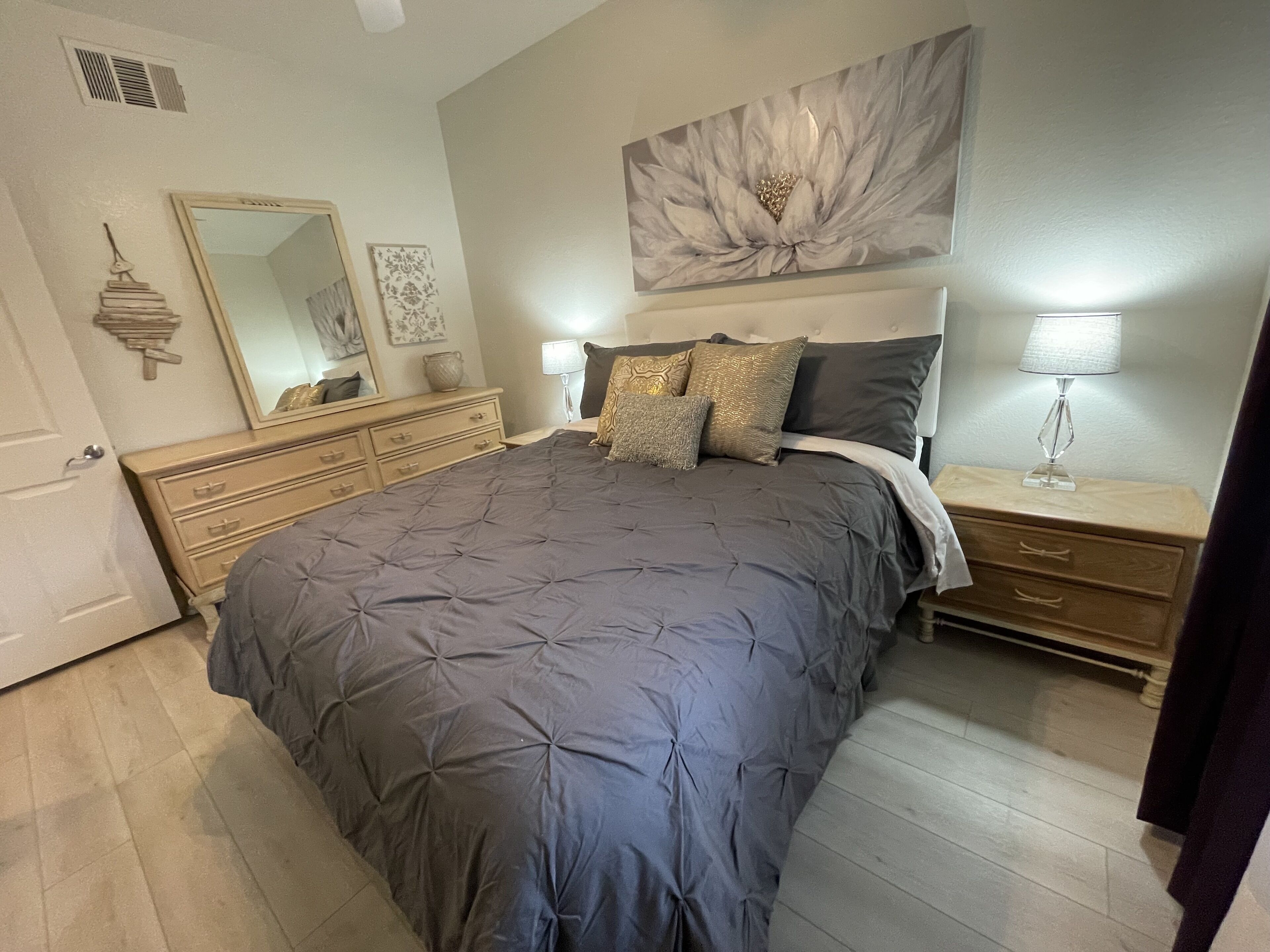 2 多间卧室、办公桌、熨斗/熨衣板、免费 WiFi