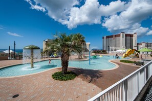Piscina all'aperto, una piscina riscaldata