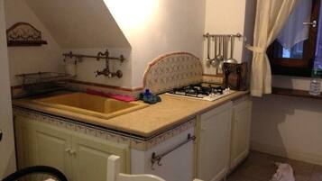 Wasserkocher mit Kaffee-/Teezubehör, Kochgeschirr/Geschirr/Besteck