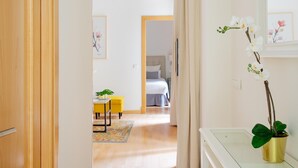 1 habitación, tabla de planchar con plancha, internet y ropa de cama 