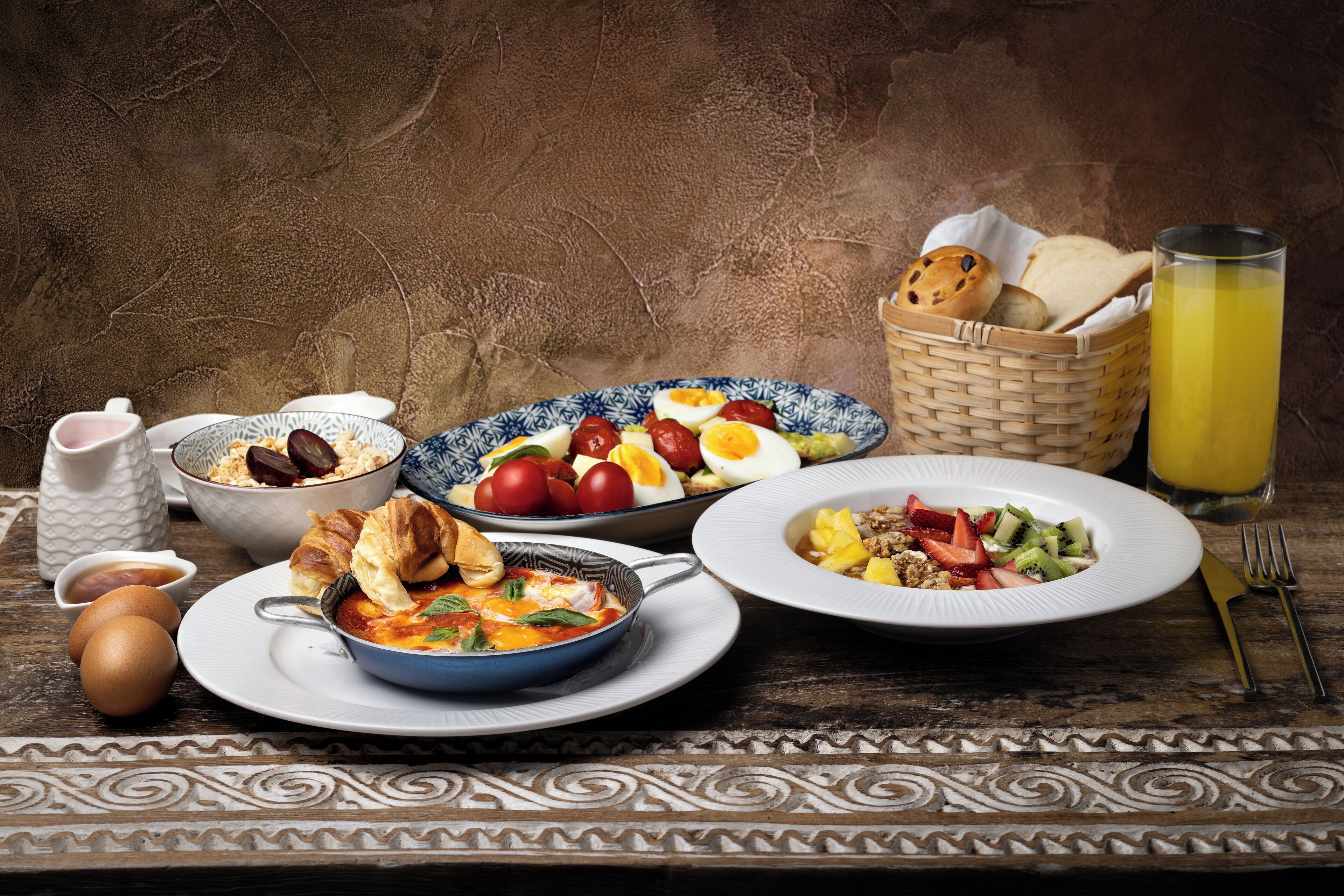 daily continental breakfast (cop 30000 per person)