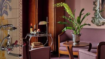 Frette Italian sheets, premium bedding, pillowtop beds, minibar