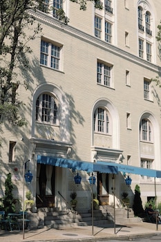 Ulysses, an Ash Hotel