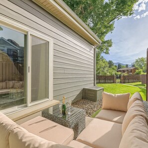 Terrace/patio - Stylish 3bdrm with Pool & Mountain Views (Boulder)