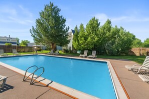 Pool - Stylish 3bdrm with Pool & Mountain Views (Boulder)