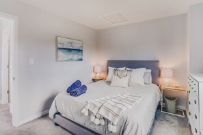 3 chambres, bureau, Wi-Fi, draps fournis