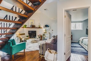 Télévision, cheminée