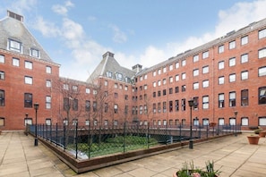 Property grounds - Number One The Maltings (Edinburgh)