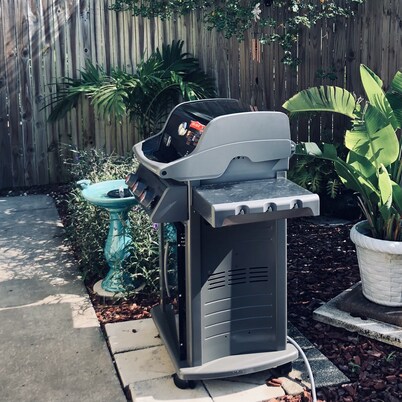 The Cozy Cottage at Cocoa Village-Private Oasis