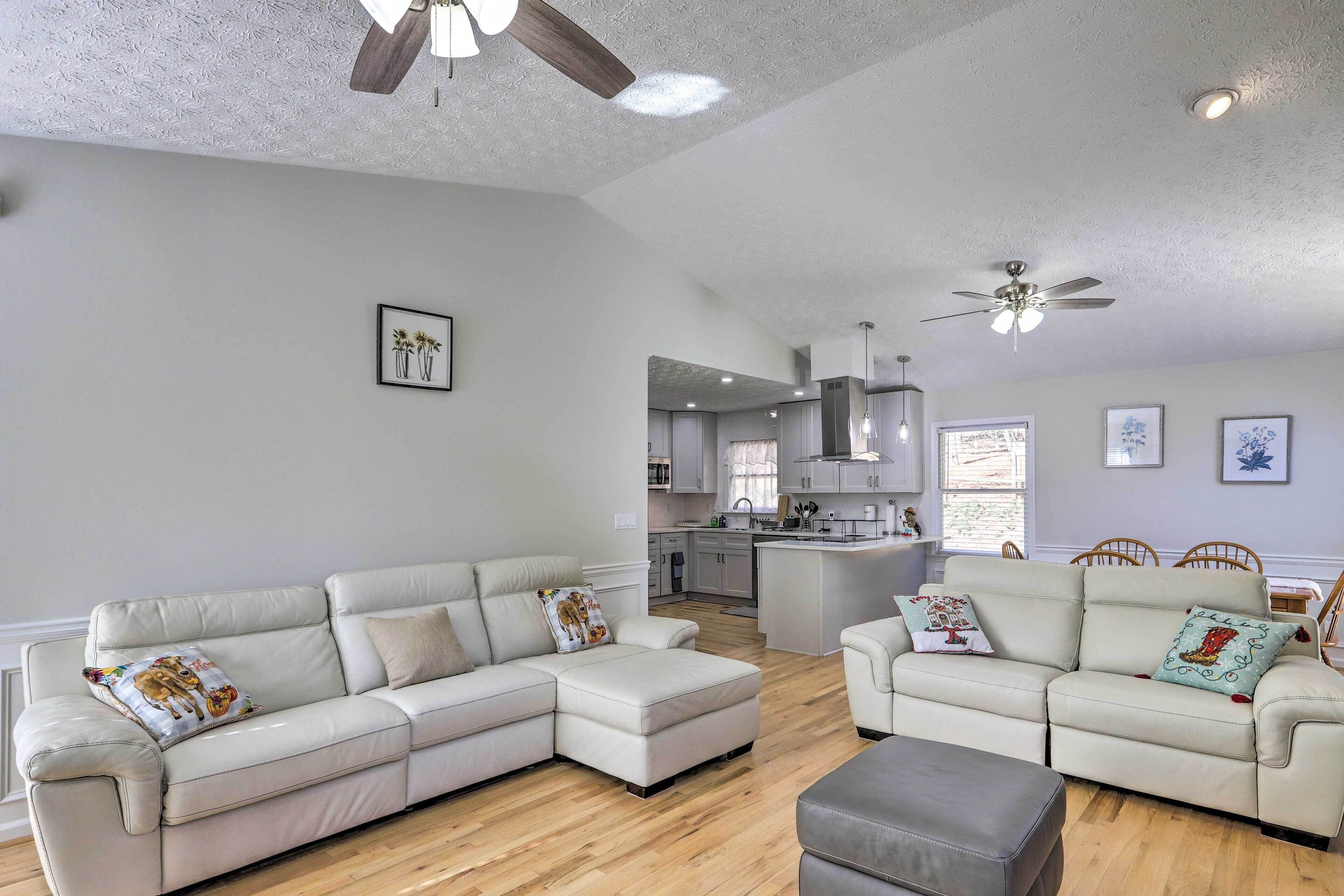 Immaculate Suwanee House w/ Pool & Game Room!