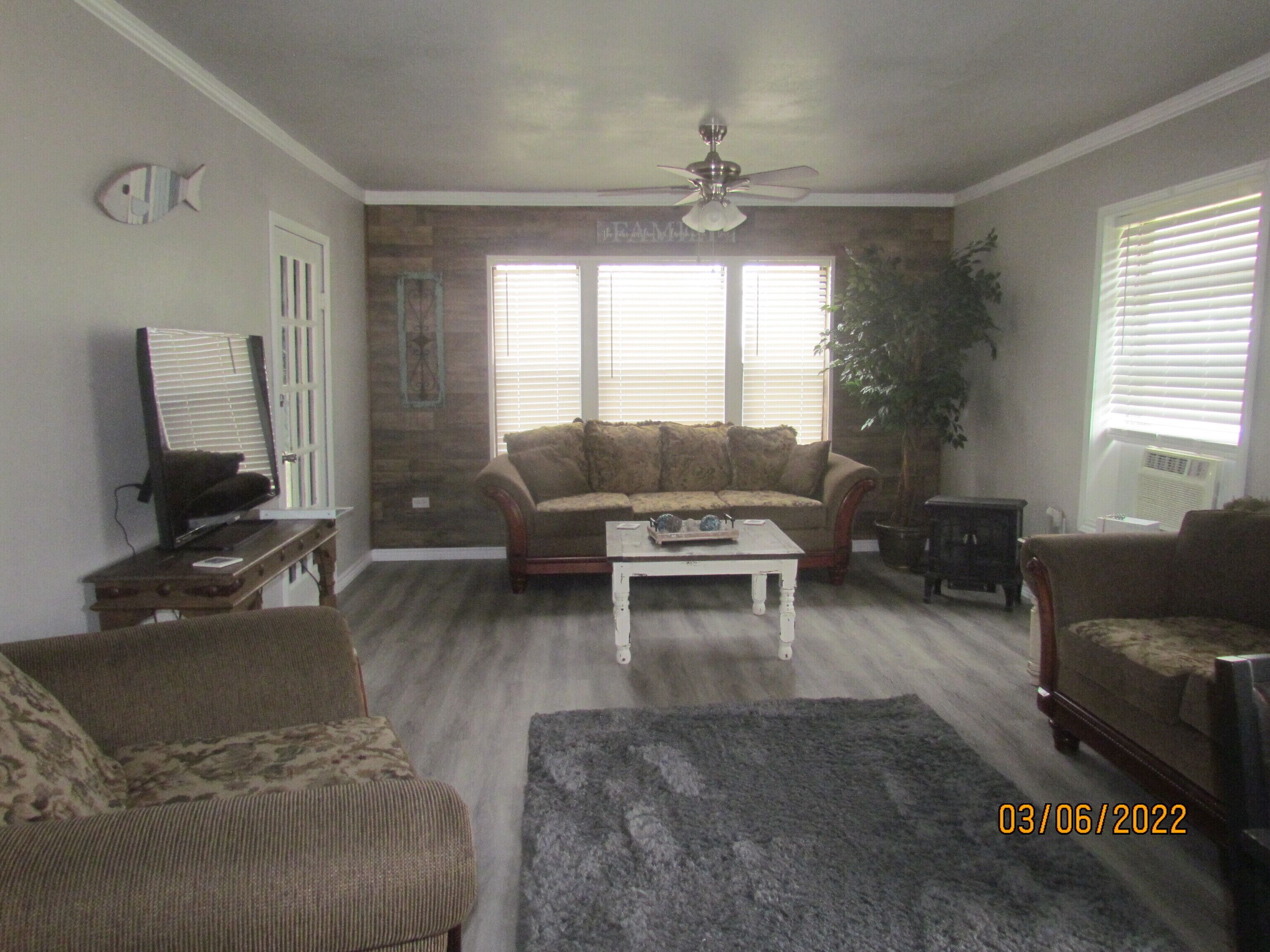 Cozy  Lake Texoma Retreat!! Family Sized Home!