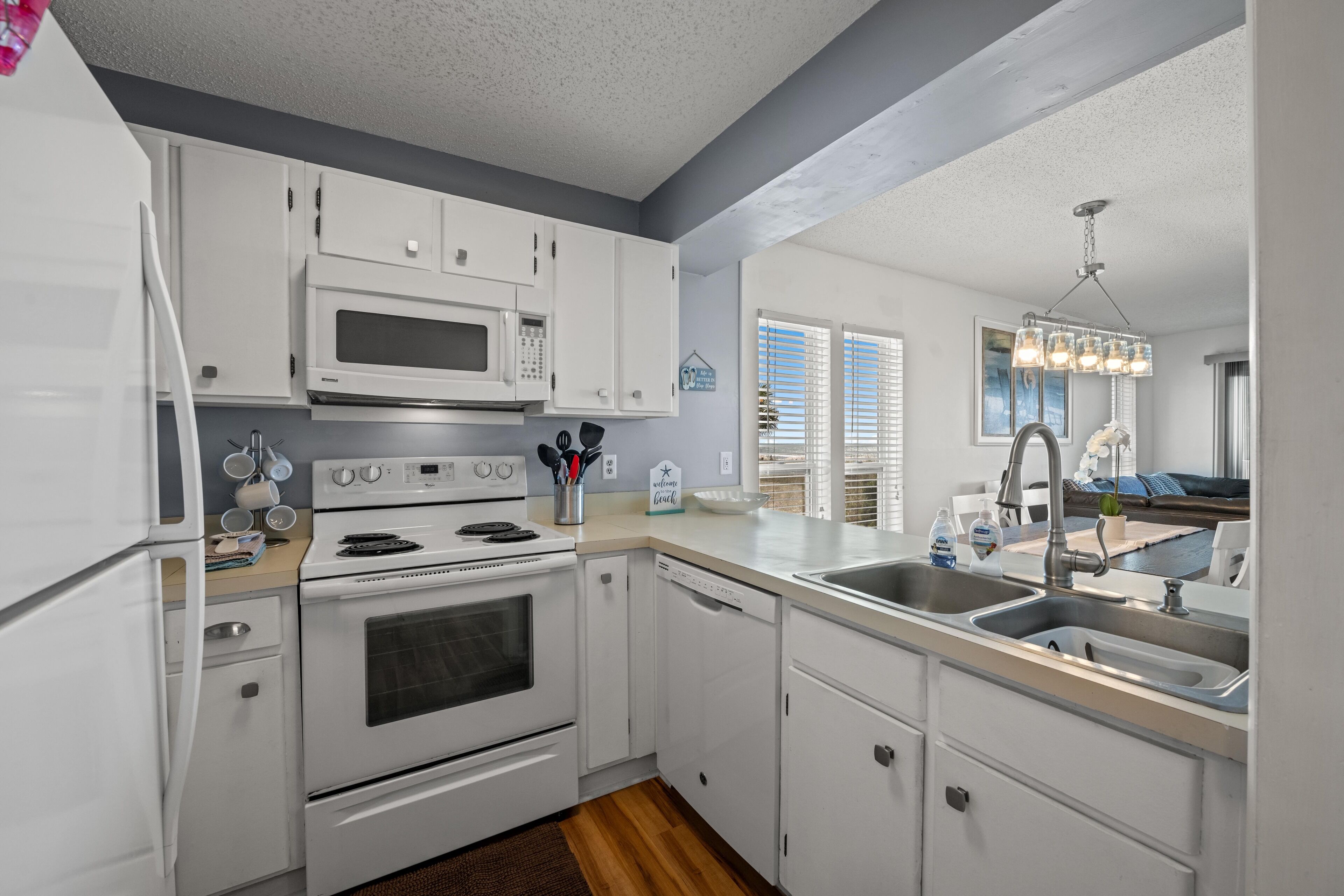 Direct Oceanfront 3/3 With Oversized Corner Balcony