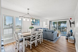 Unclassified image, 5 of 41, button