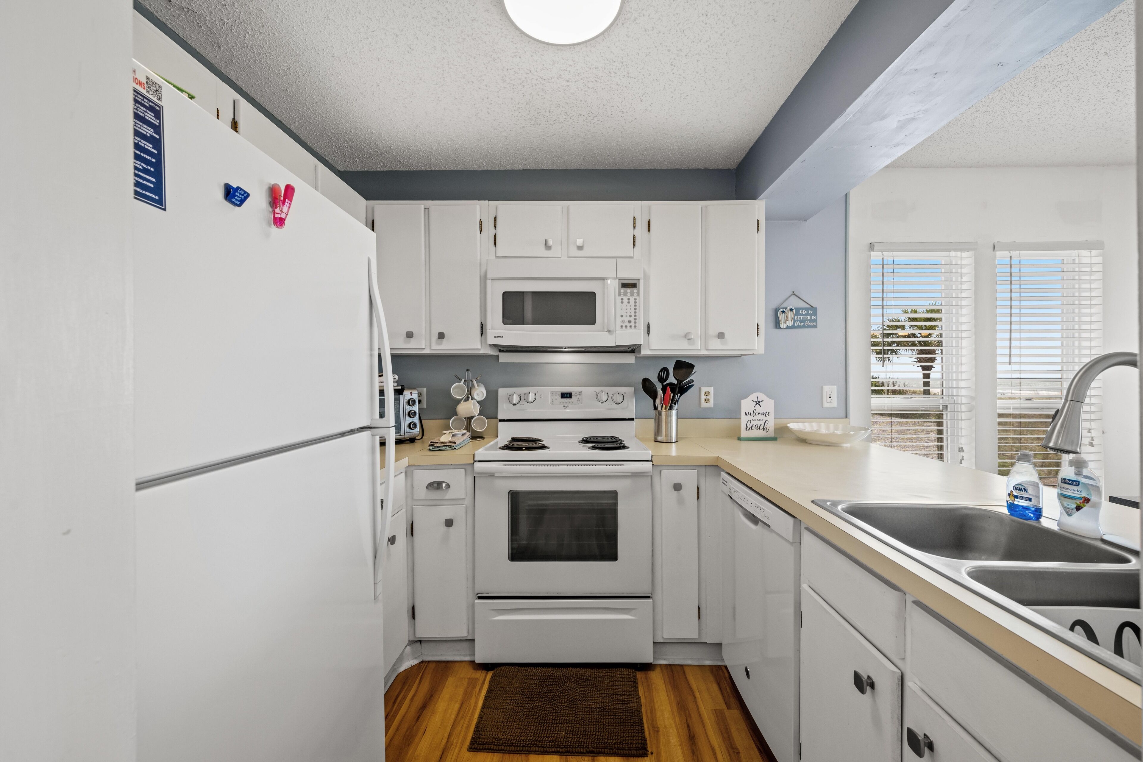 Direct Oceanfront 3/3 With Oversized Corner Balcony