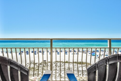 Crystal Sands 312B. Completely Renovated Stunner, Free Beach Service, Pool.