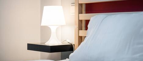 Schreibtisch, Internetzugang, Bettwäsche