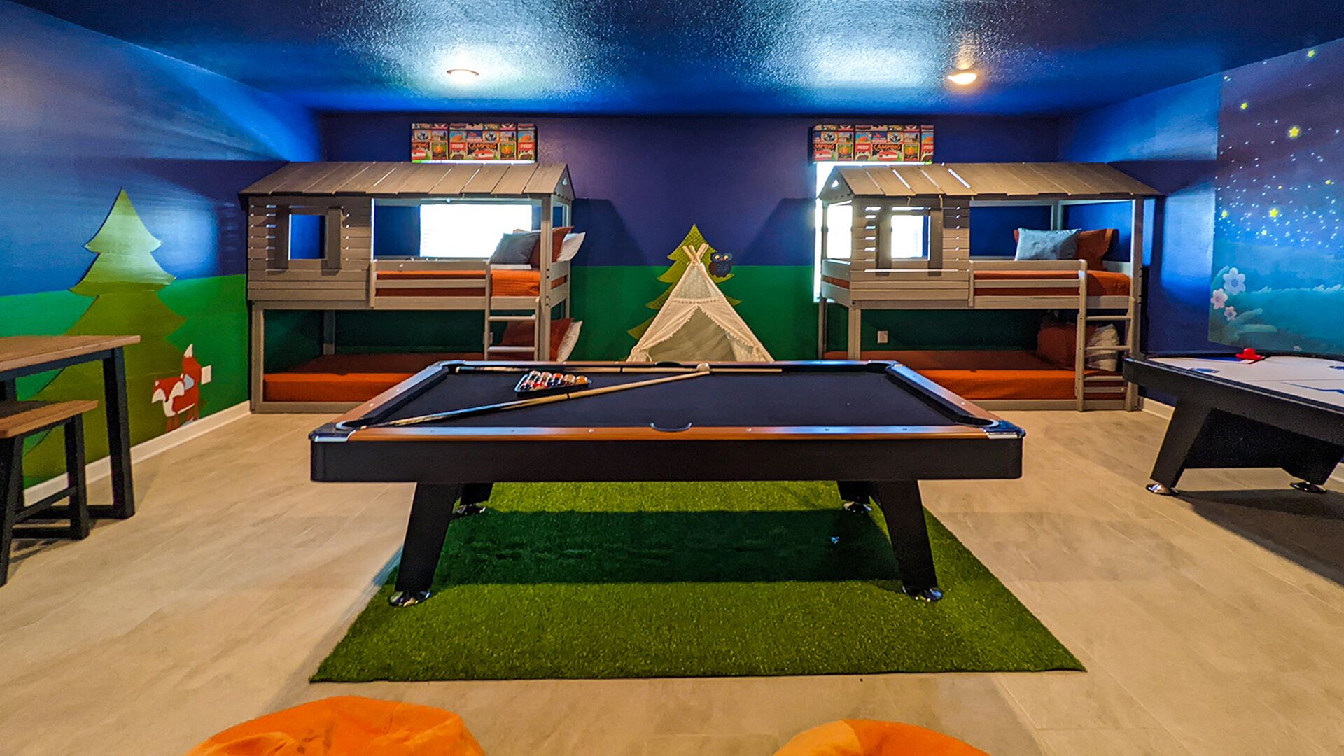 Themed Rooms/SPA/Game Room/Storey Lake 21084