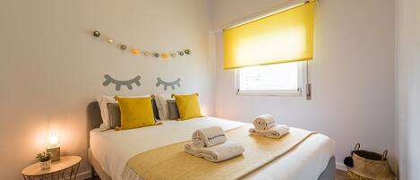 2 عدّة غرف نوم ومكتب ومكواة/لوح كي وخدمة الإنترنت